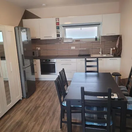 Zr9 Apartment *